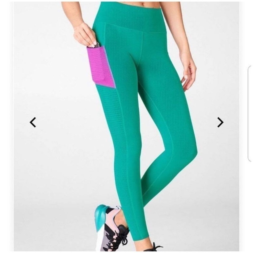Fabletics High-Waisted Sculptknit Pocket Legging